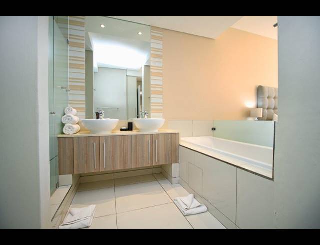 3 BEDROOM APARTMENT TO LET IN ROSEBANK